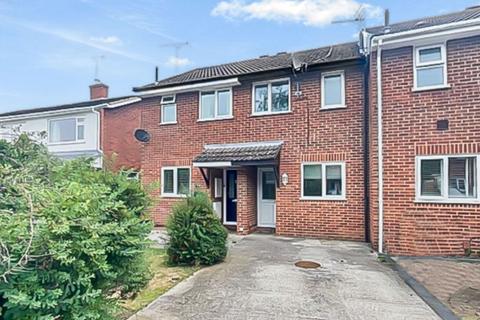 Crescentdale, Gloucester GL2 2 bed terraced house for sale