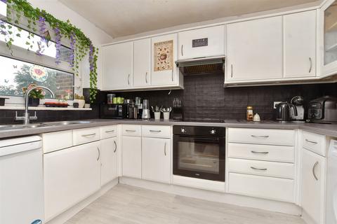 Ambleside Gardens, Sutton, Surrey 2 bed apartment for sale