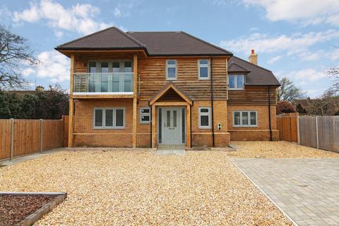Totts Lane, Walkern, Stevenage, SG2 4 bed detached house for sale