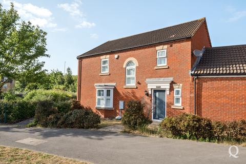 Premier Way, Kemsley, Sittingbourne... 3 bed semi