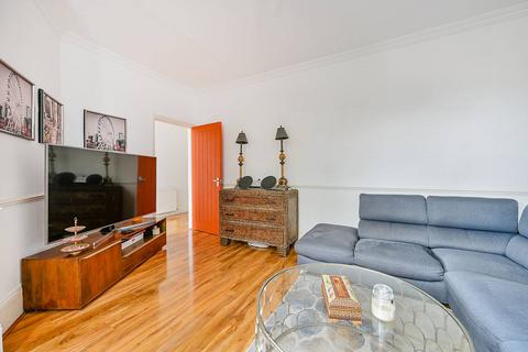 Ellesmere Road, Chiswick, London, W4 2 bed flat for sale