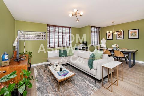 Valebrook, Park Avenue, Ilford, IG1 2 bed apartment for sale