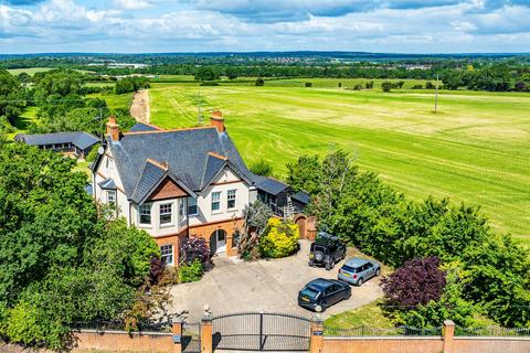 Downfield Road, Hertford SG13 7 bed detached house for sale