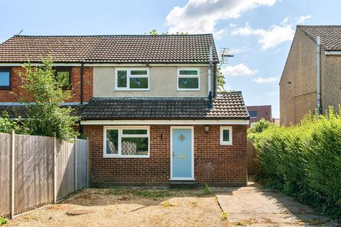 School Road, Wickham, Fareham, PO17 3 bed semi