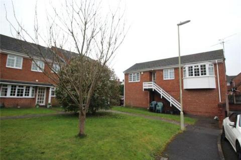 Bearwood Gardens, Fleet, GU51 2 bed maisonette for sale