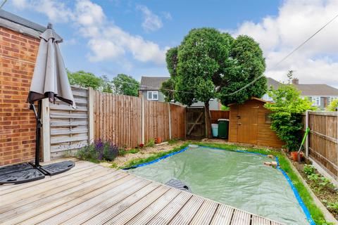 Hilary Close, Erith DA8 3 bed terraced house for sale