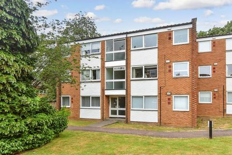 Brendans Close, Hornchurch RM11 2 bed flat for sale