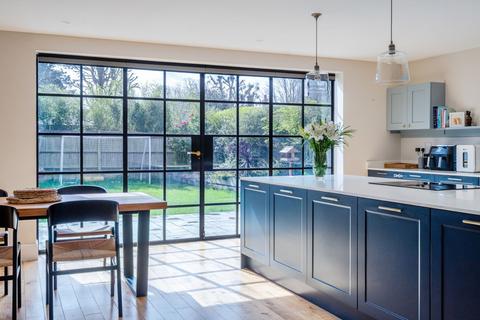 Henty Close, Walberton, BN18 4 bed detached house for sale