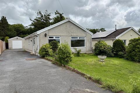 Grove Hill Park, Gorslas, Llanelli 3 bed detached bungalow for sale