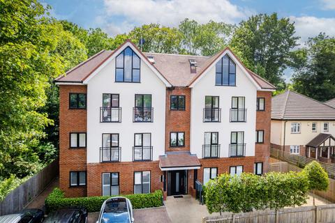 Brighton Road, Bens Court, CR8 3 bed flat for sale