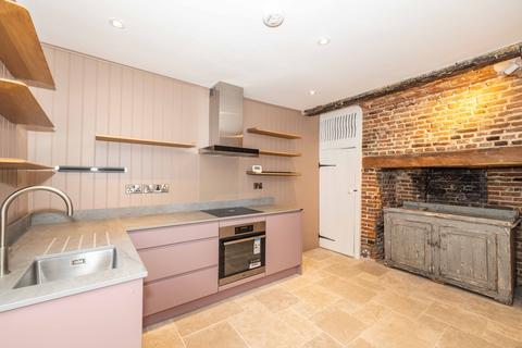 St. Dunstans Street, Canterbury, CT2 2 bed terraced house for sale