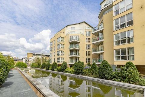 Water Gardens Square, London SE16 3 bed flat for sale