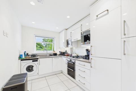 Warwick Court, Bromley BR2 1 bed apartment for sale