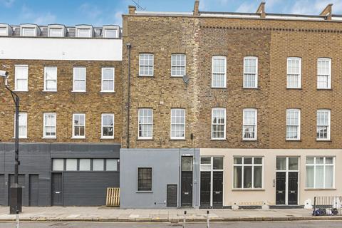 Balls Pond Road, London, N1 2 bed ground floor flat for sale