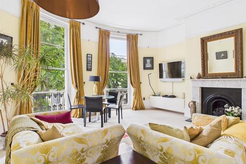 Brunswick Road, Hove 2 bed flat for sale