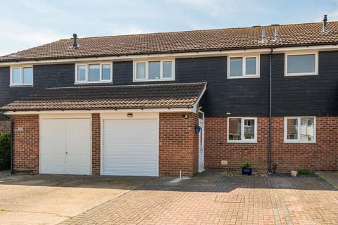 Bramham Moor, Hampshire PO14 3 bed terraced house for sale