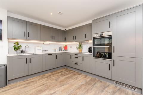 Glenway road, Rochester, Kent 3 bed semi