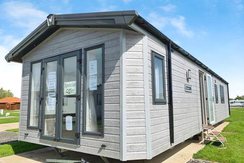 Rivulet Leisure Park, Low Road... 2 bed park home for sale