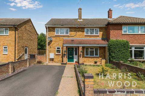 Hickory Avenue, Colchester, Essex, CO4 3 bed semi