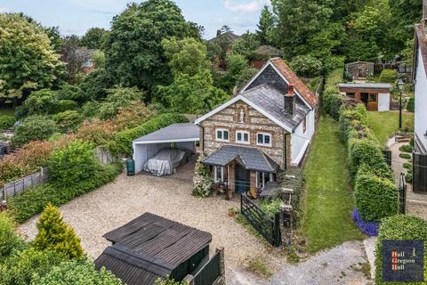 Dorchester Hill, Blandford Forum DT11 3 bed detached house for sale