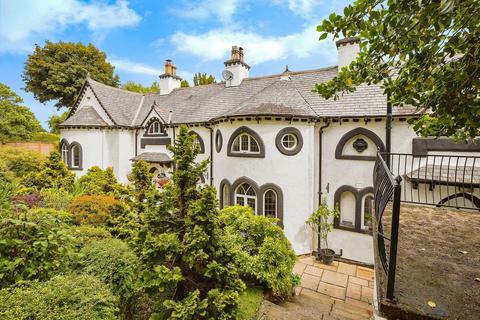 Springfield Lane, Wrexham LL12 3 bed detached house for sale