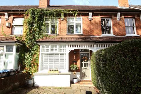 Church Road, Surrey KT15 3 bed terraced house for sale