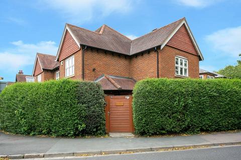 Watford Heath, Bushey, Watford, WD19 4 bed detached house for sale