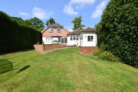 Forest Road, East Horsley, KT24 5 bed detached house for sale