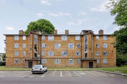 Kelmscott Gardens W12 2 bed ground floor flat for sale