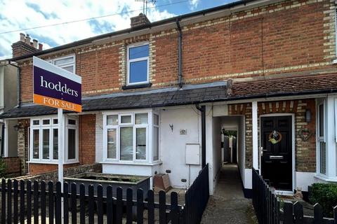Ecton Road, Addlestone, Surrey, KT15 2 bed terraced house for sale