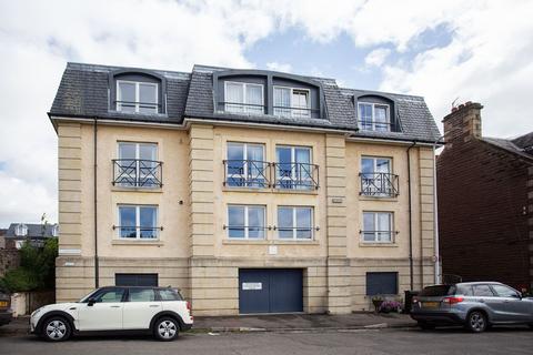 Wade Court, Commissioner Street... 2 bed flat for sale