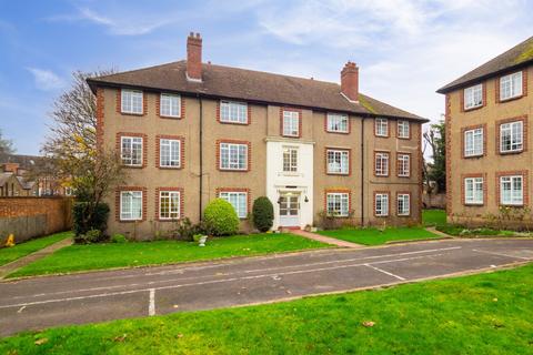 Cheam Mansions, Cheam SM3 2 bed apartment for sale