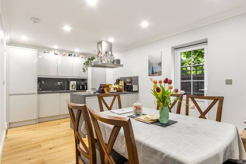 Finsbury Road, London, N22 2 bed apartment for sale