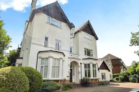 Mulgrave Road, Sutton SM2 3 bed flat for sale
