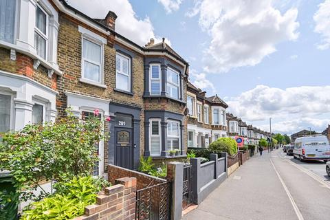 Markhouse Road, Walthamstow, London, E17 3 bed terraced house for sale