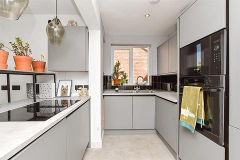 Pegwell Avenue, Ramsgate CT11 3 bed semi
