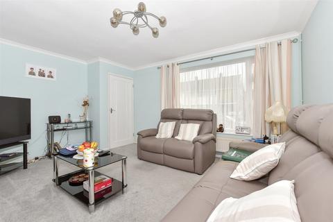 Brunswick Gardens, Dover CT16 3 bed semi