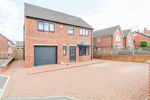 Kingsway, Ossett WF5 4 bed detached house for sale