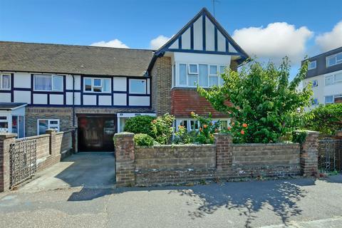 Irvine Road, Littlehampton BN17 4 bed semi