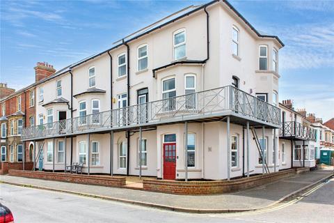 North Parade, Southwold, Suffolk, IP18 2 bed apartment for sale