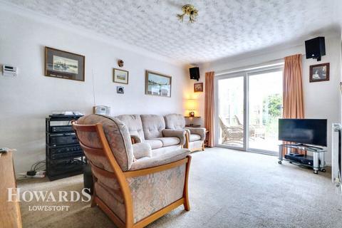 Low Farm Drive, Carlton Colville 2 bed semi