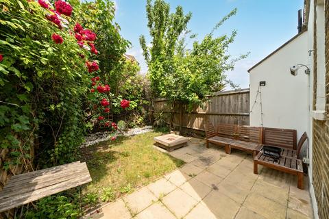 Alloa Road, London, SE8 3 bed terraced house for sale