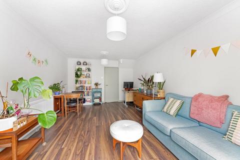 Kirkdale, Sydenham, London, SE26 2 bed terraced house for sale