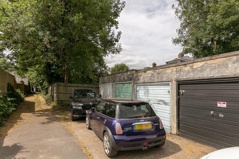 SOUTH CROYDON CR2 Garage for sale
