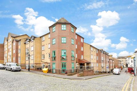 Glendale, Folkestone CT20 2 bed flat for sale