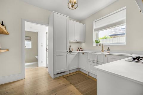 St. Leonards Road, East Sheen, SW14 1 bed flat for sale