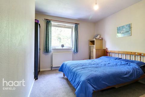 Agricola Place, Enfield 3 bed maisonette for sale