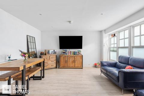 King Harold Court, Waltham Abbey, EN9 1 bed apartment for sale