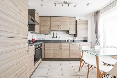 Pooles Park, Finsbury Park, London, N4 2 bed flat for sale