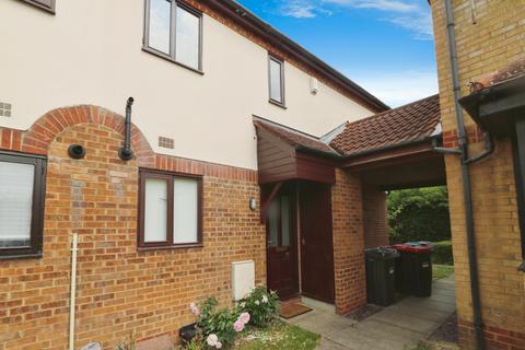 Groundsel Close, Milton Keynes, MK7 2 bed cluster house for sale